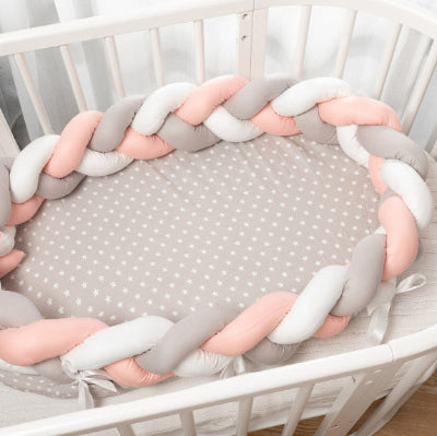  le reducteur de lit pour bebe SweetSnug™  tricolore, prêt à accueillir bébé dans son lit