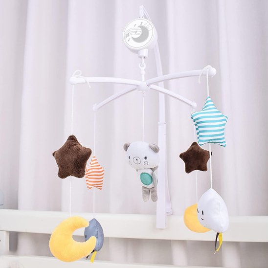 mobile bébé musical suspendu au lit