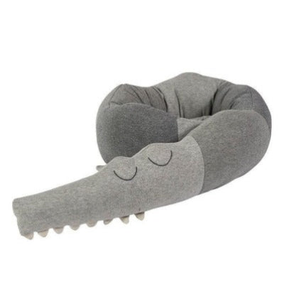 tour de lit pour bebe en forme de crocodile